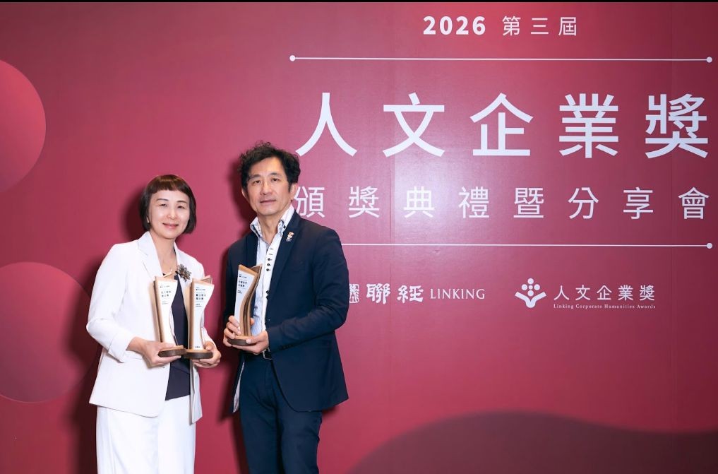 ◆ 第三屆聯經人文企業獎<br />《柑仔龜》｜藝文推手傑出獎 《傳統建築修復》｜地方發展傑出獎